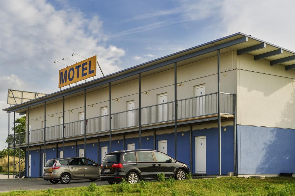Tour-Motel Wilfersdorf  Dış mekan fotoğraf
