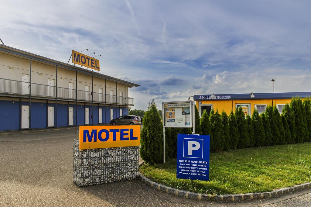 Tour-Motel Wilfersdorf  Dış mekan fotoğraf