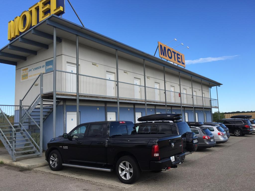 Tour-Motel Wilfersdorf  Dış mekan fotoğraf