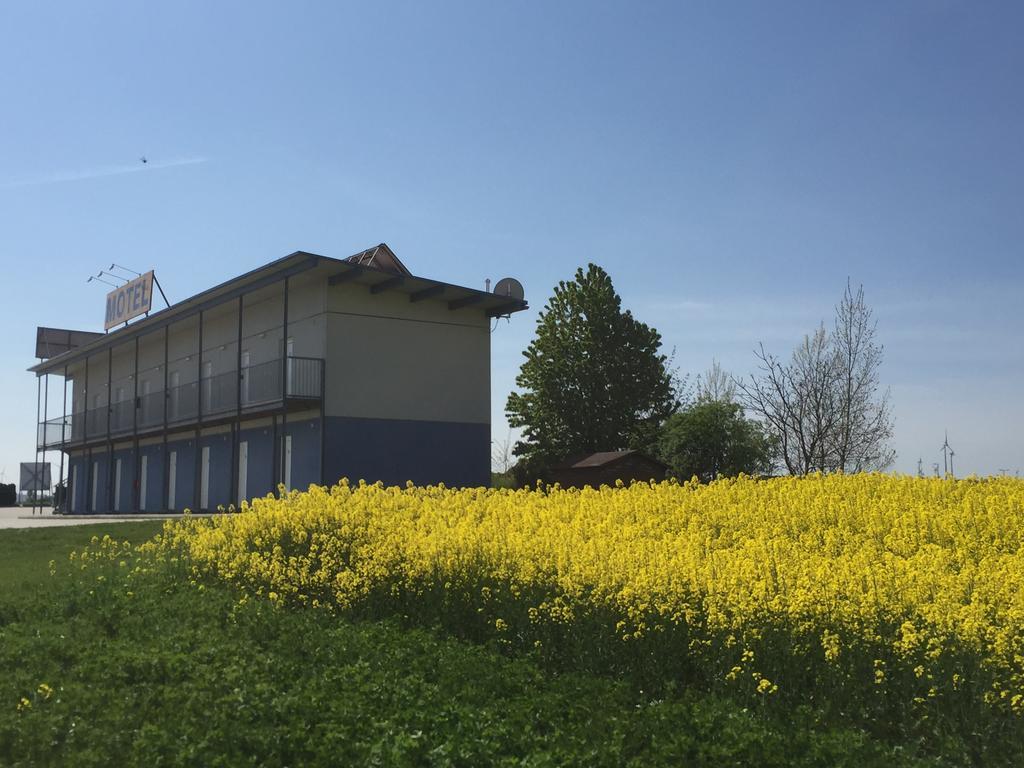 Tour-Motel Wilfersdorf  Dış mekan fotoğraf